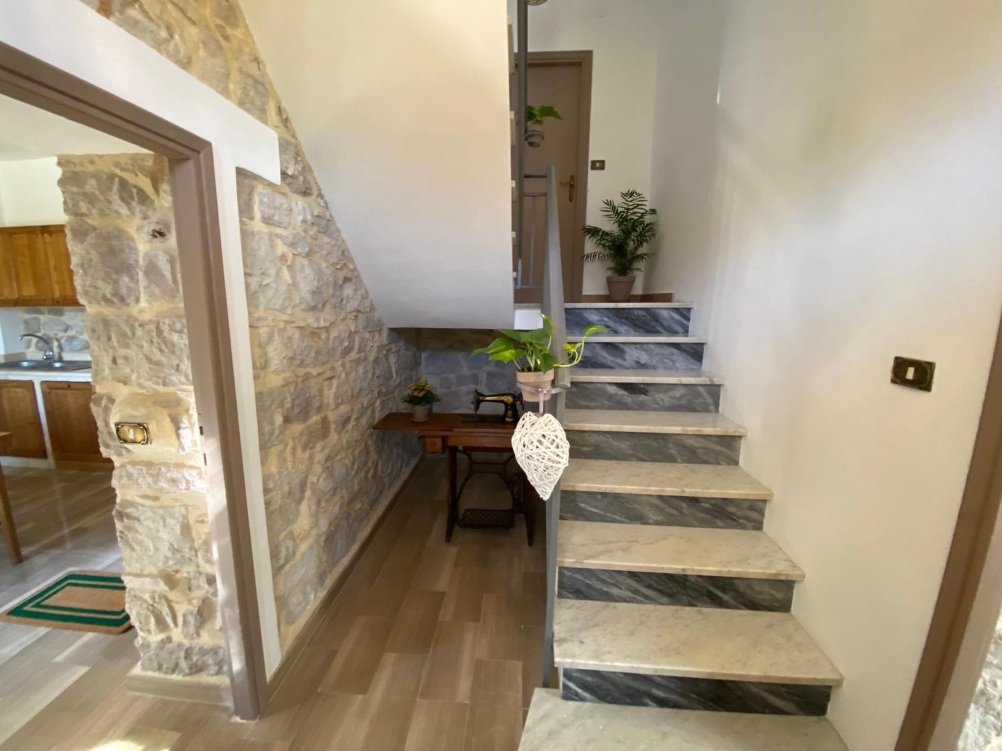 Bed and Breakfast La Casa Di Nonna Tella Lenola Экстерьер фото